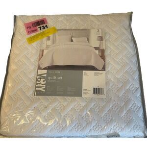 VCNY HOME Nina Embossed Basketweave Quilt Set Queen White New In Package
